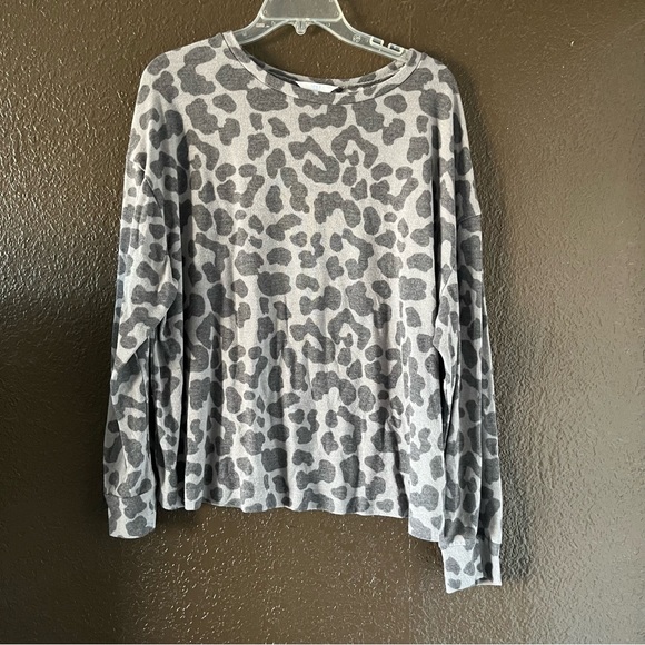 Gray Leopard Print Long Sleeve Top, Size XL - Picture 1 of 5